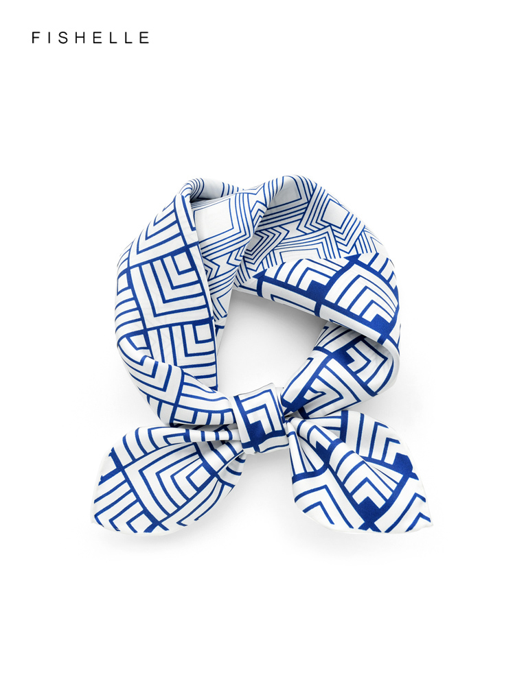Silk Neck Scarf - الصينية الكلاسيكية الأزرق الأبيض الخزف الحرير