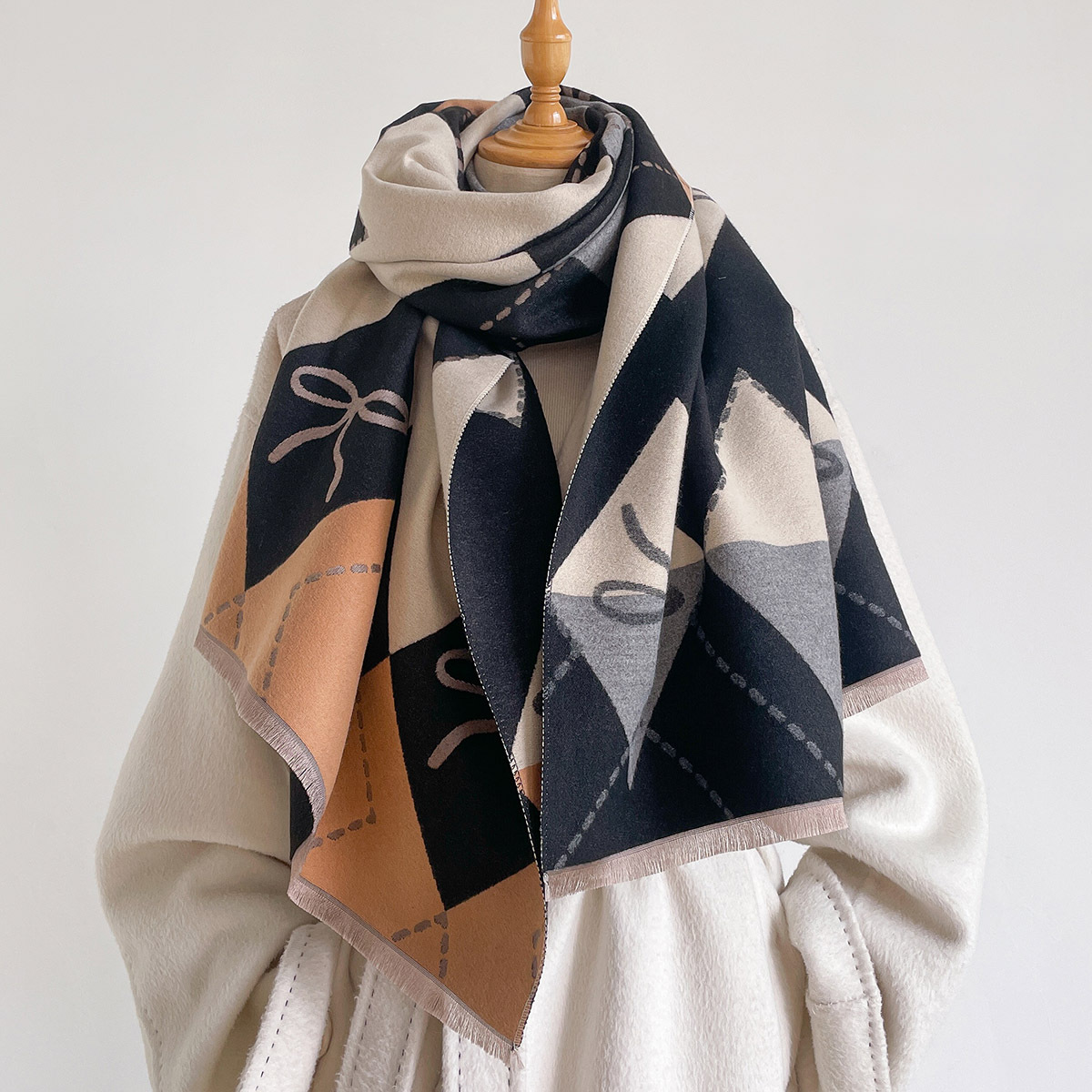 وشاح نسائي من الكشمير الصناعي  - مراجعة Pashmina Wrap Large وسعره