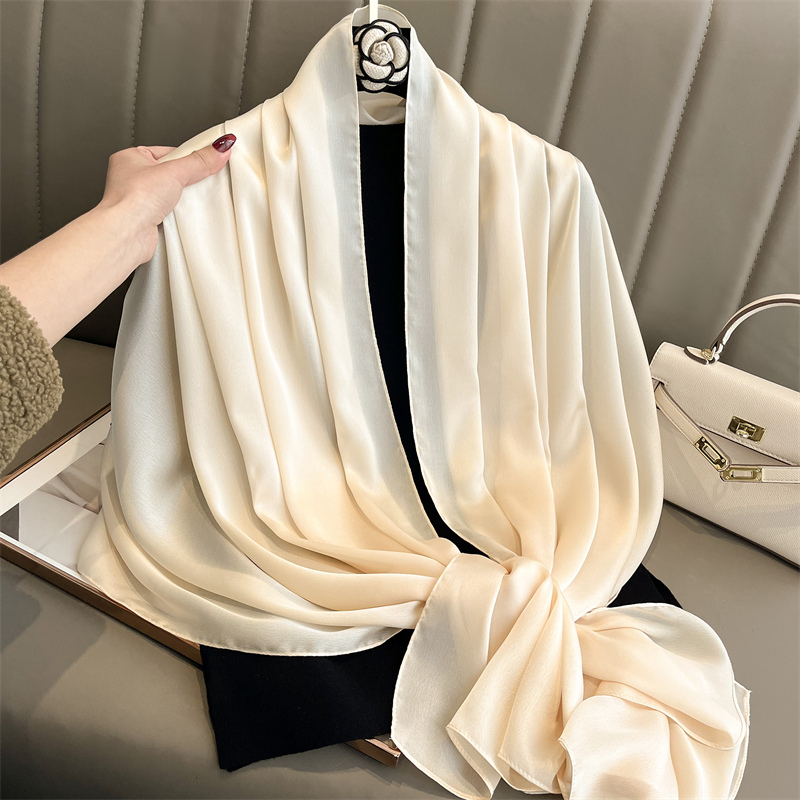 2024 العلامة التجارية الفاخرة  - مراجعة Silk Neck Scarf وسعره