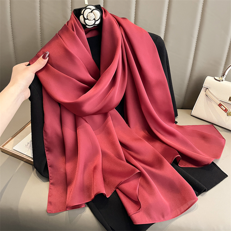 2024 العلامة التجارية الفاخرة  - مراجعة Silk Neck Scarf وسعره