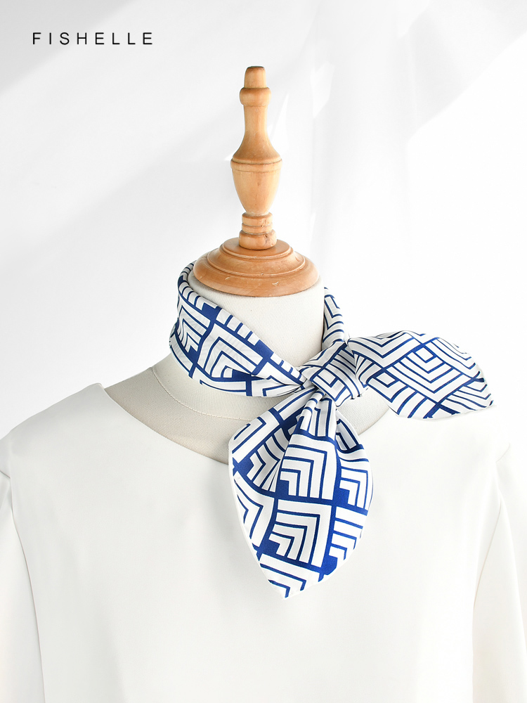 الصينية الكلاسيكية الأزرق الأب - مراجعة Silk Neck Scarf وسعره