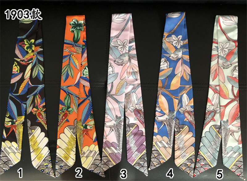 وشاح من الحرير المطبوع على شكل - مراجعة Silk Neck Scarf وسعره