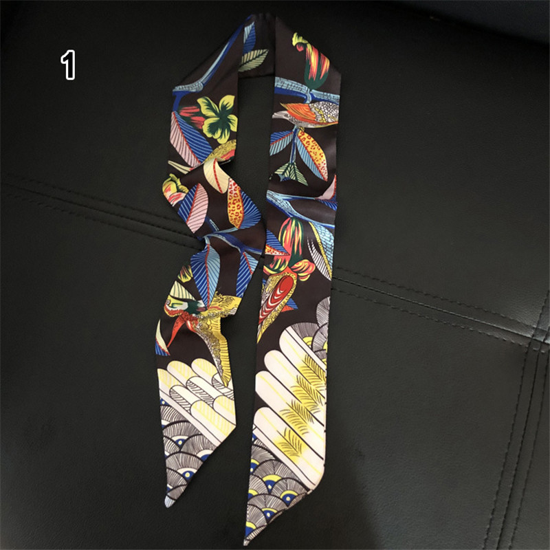 وشاح من الحرير المطبوع على شكل - مراجعة Silk Neck Scarf وسعره